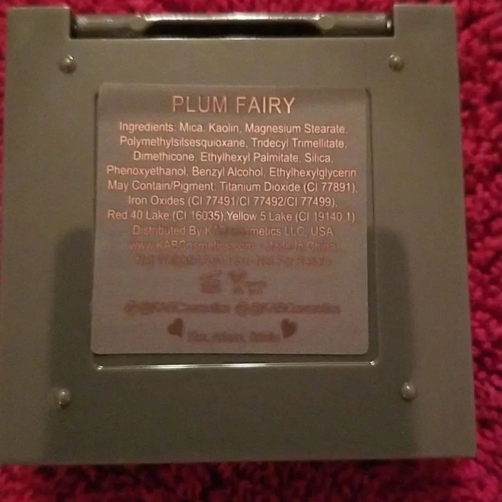 Cosmetics set with pouch - Picture 4 of 11